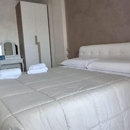 לזינה B&B La Ninfa Del Lago מראה חיצוני תמונה