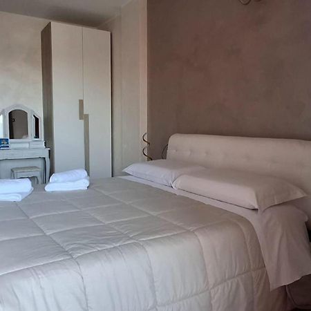 לזינה B&B La Ninfa Del Lago מראה חיצוני תמונה