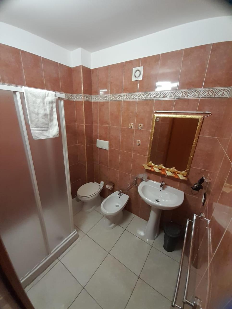 לזינה B&B La Ninfa Del Lago מראה חיצוני תמונה
