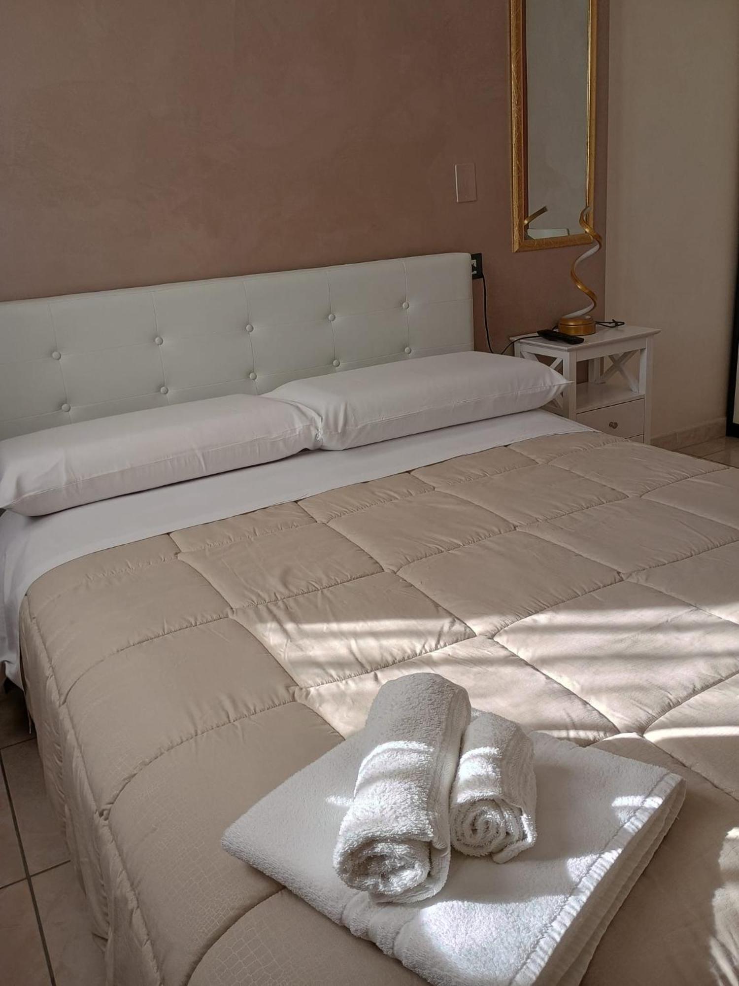 לזינה B&B La Ninfa Del Lago מראה חיצוני תמונה